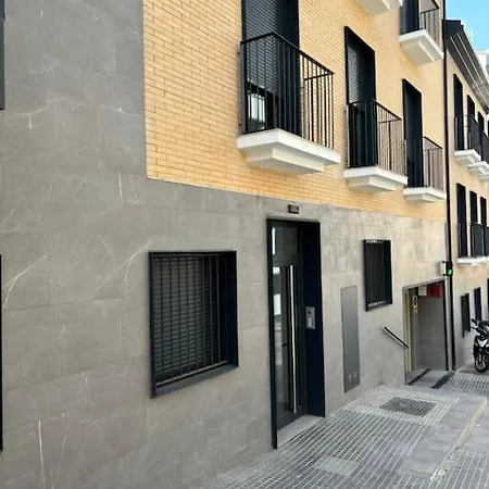 Old Town Ground Floor New Apartment, Beach, Parking *